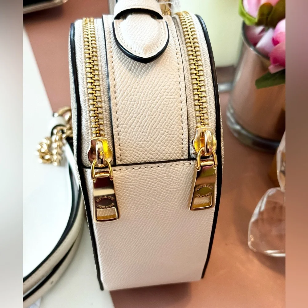 New Coach Heart Crossbody Bag - Picture 3 of 10
